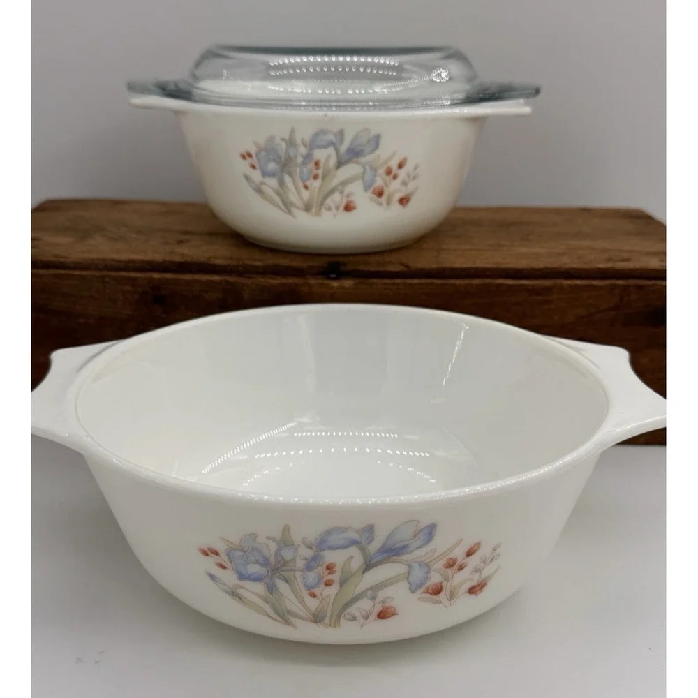 Pyrex England Blue Iris Casseroles w/1 Lid Made In England Set Of 2 Bakeware VTG